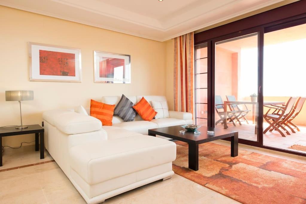 Luxury Apartment With Sea Views, Golf, Gym, Spa, 7 Pools Ojén Buitenkant foto